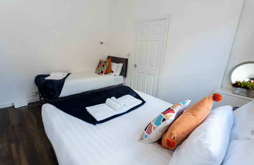M18 Abbey Hey Guesthouse-1