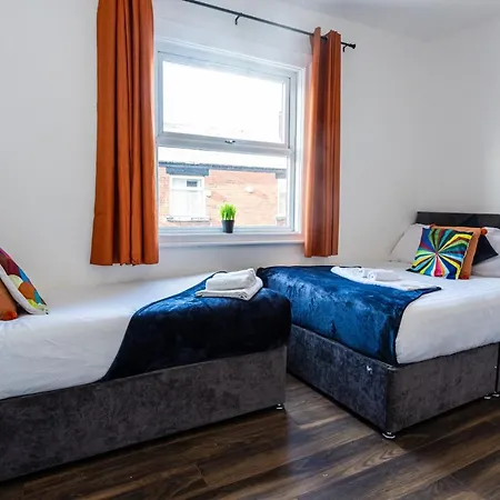 M18 Abbey Hey Guesthouse-2