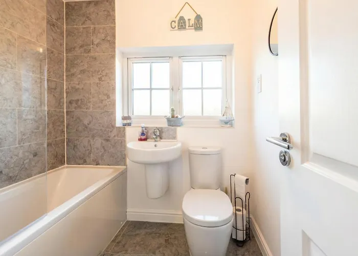 Spacious 4-Bedroom Home In Moston, Manchester