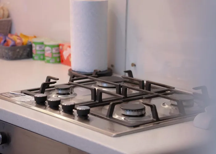 The Manchester Haven Sleeps 10 Near City Centre Breakfast Hamper Included